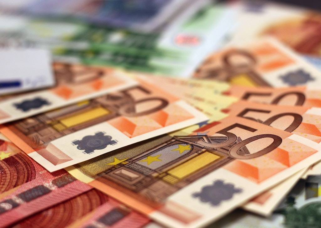Scholarship Vs. Grants: Understanding the Difference