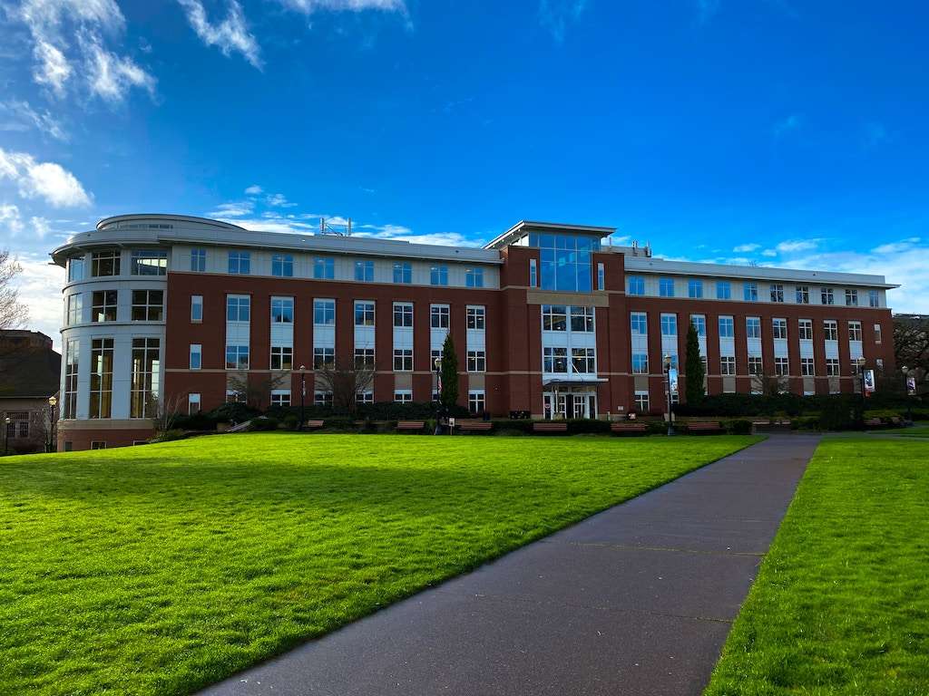The Ultimate Guide: How to Secure a Full Ride Scholarship